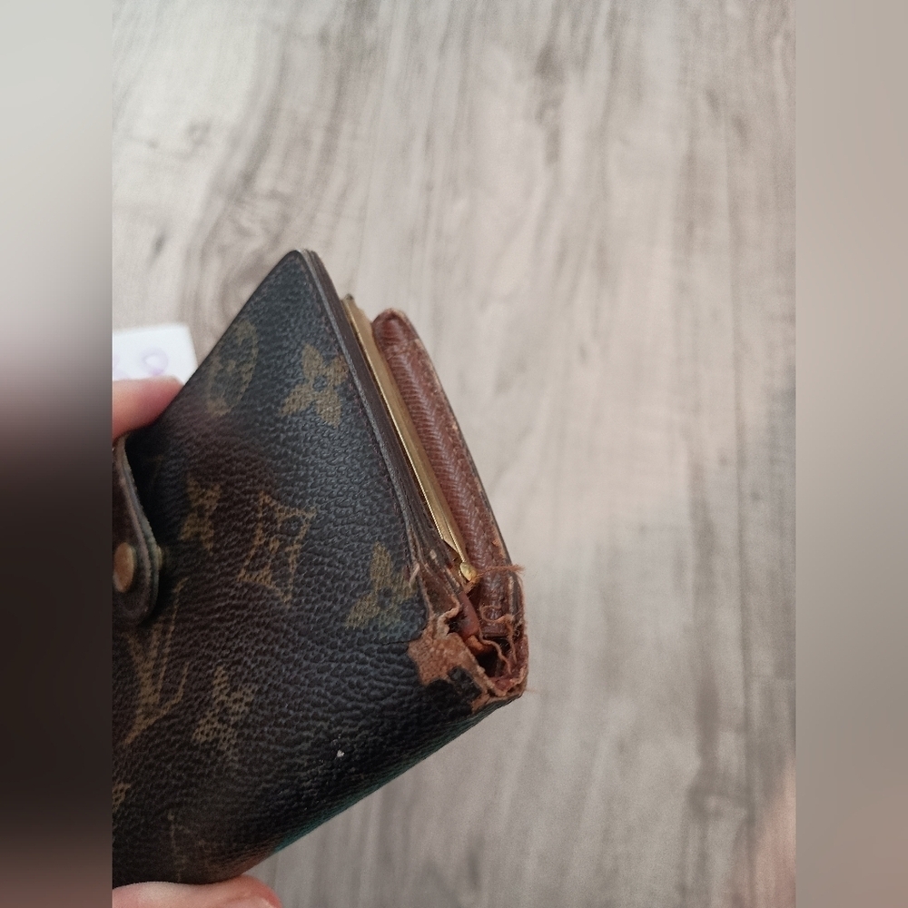 Louis Vuitton Monogram Kisslock Wallet - Picture 3 of 15